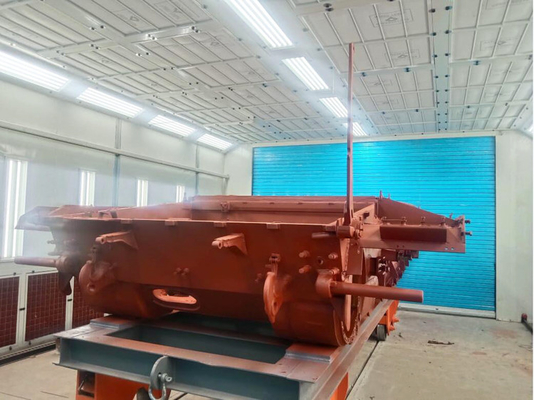 Dây chuyền sản xuất sơn quân sự Bên gian hàng sơn xe tăng quân sự